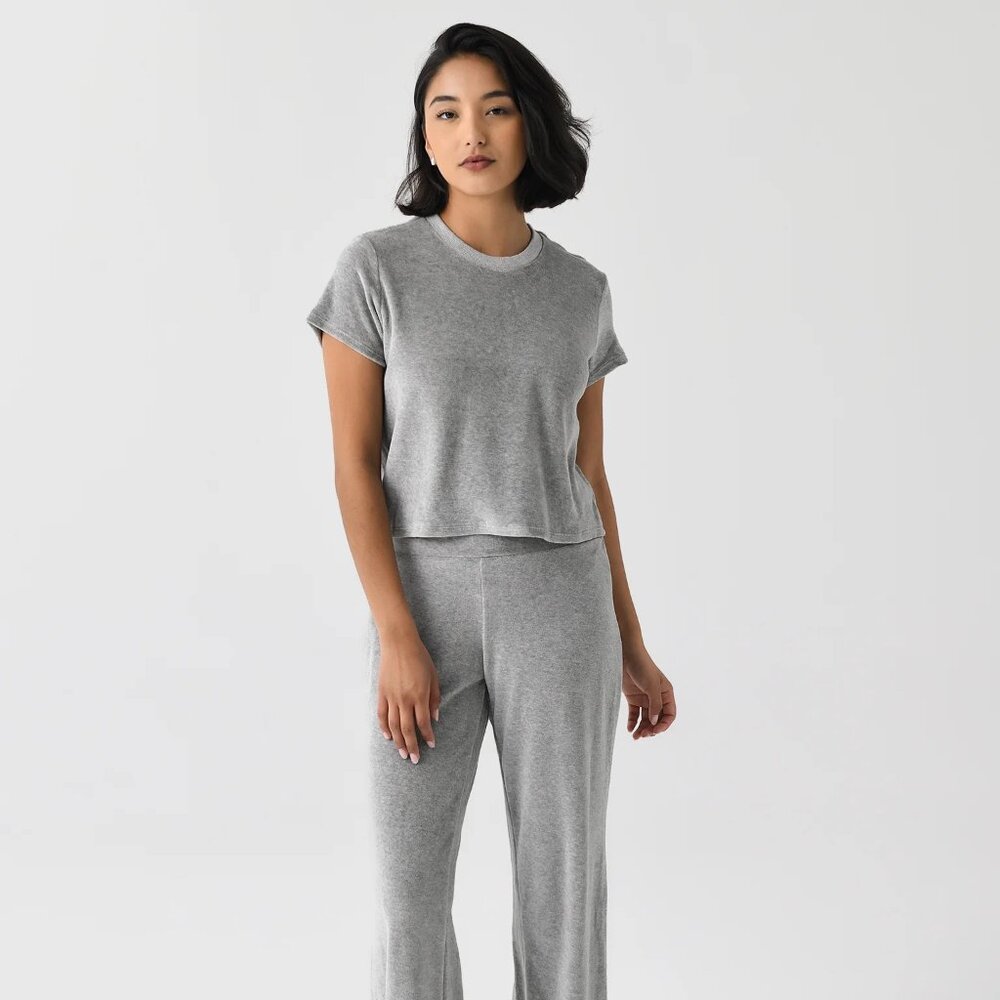 PERFECTWHITETEE  Women's Holly Velour Relaxed Leg Sweatpant